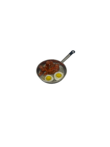 ZR114 - Large pan of bacon and eggs