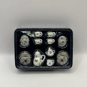 D838 - Floral coffee set
