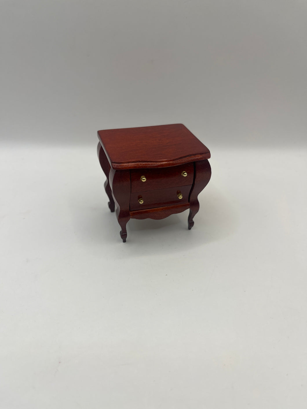 LOU025 - Curvy side table with drawers