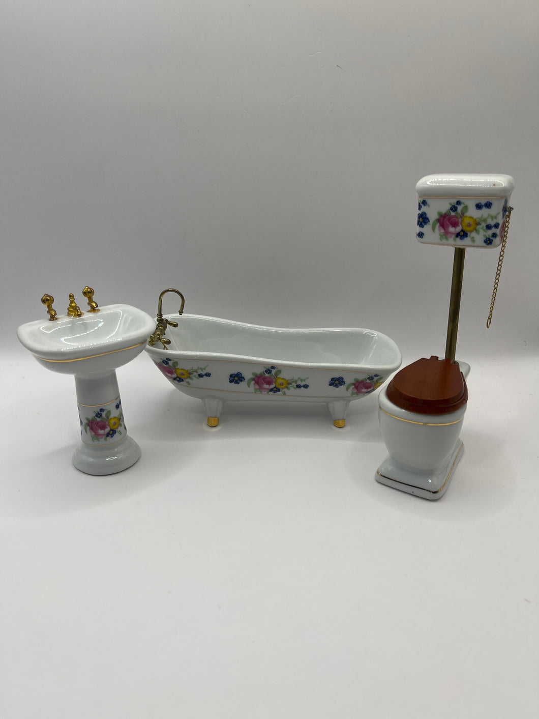 BA014 - Floral bathroom suite