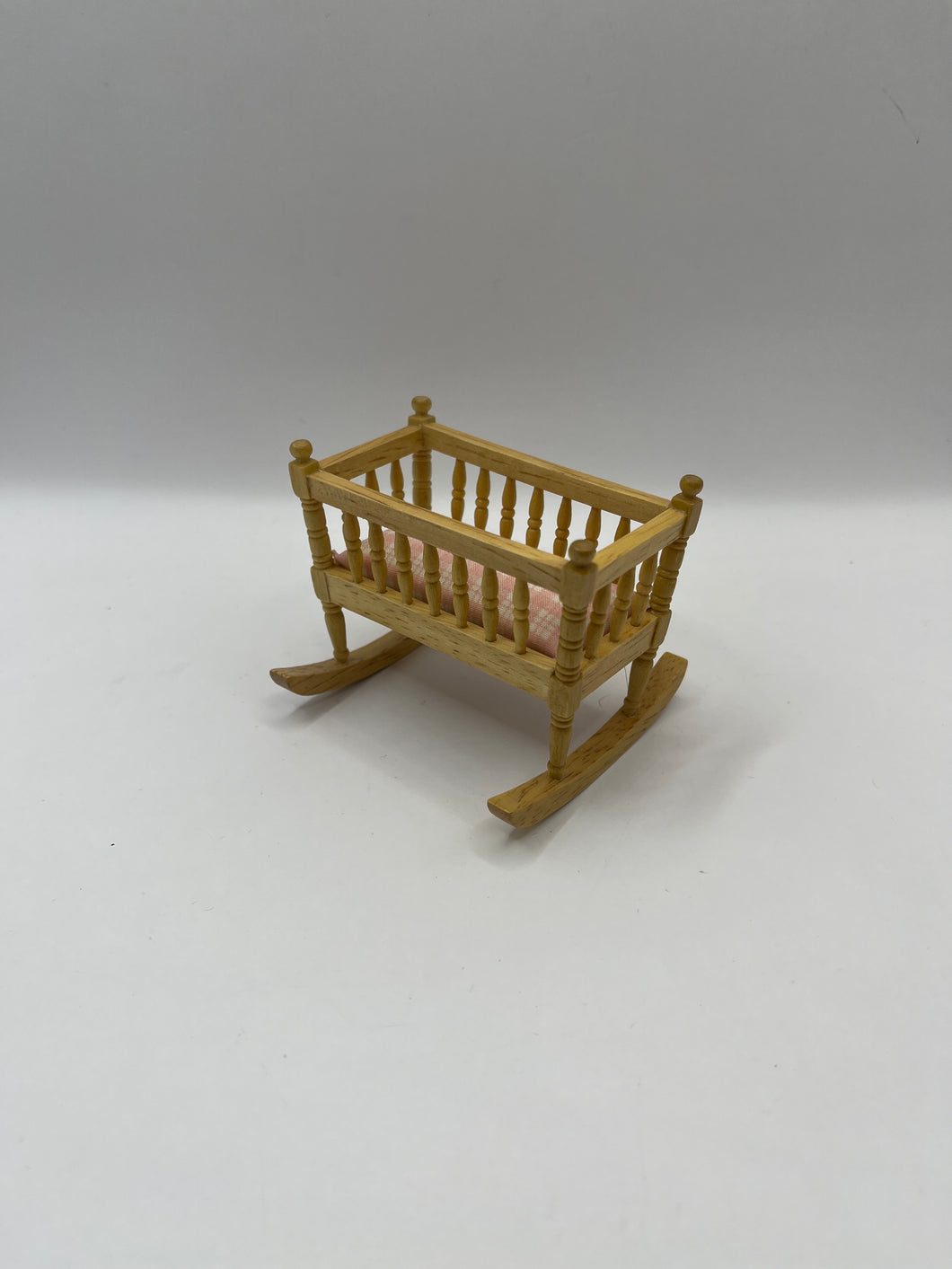 NUR098 - Pine rocking crib