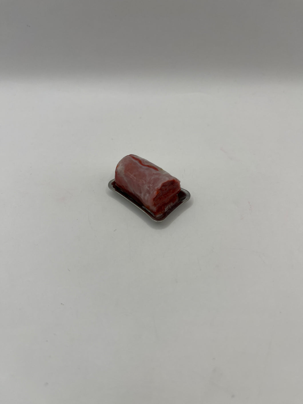 ZR052 - Beef joint on tray