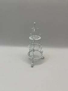 DF566 - White circular metal whatnot