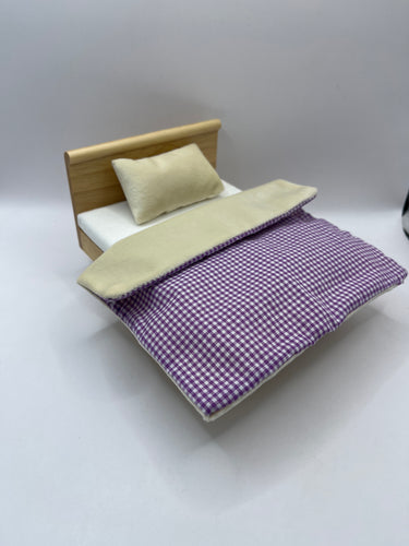 DF948 - Modern pine double bed with bedding