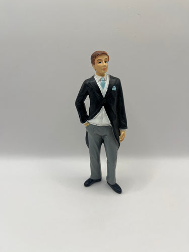 DOL160 - Resin groom figure