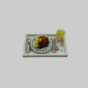 ZR203 - Dinner and drink on tray