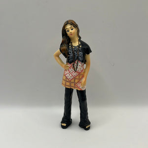 DOL189 - Modern resin teenage girl