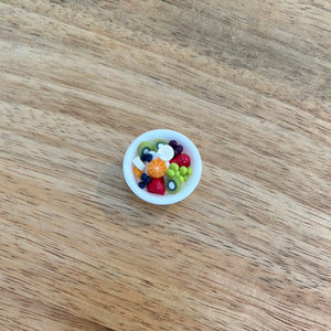 ZR034a - Fruit salad with cream