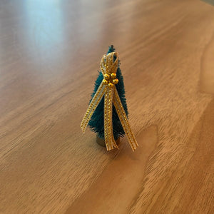 XA02 - Small Christmas tree